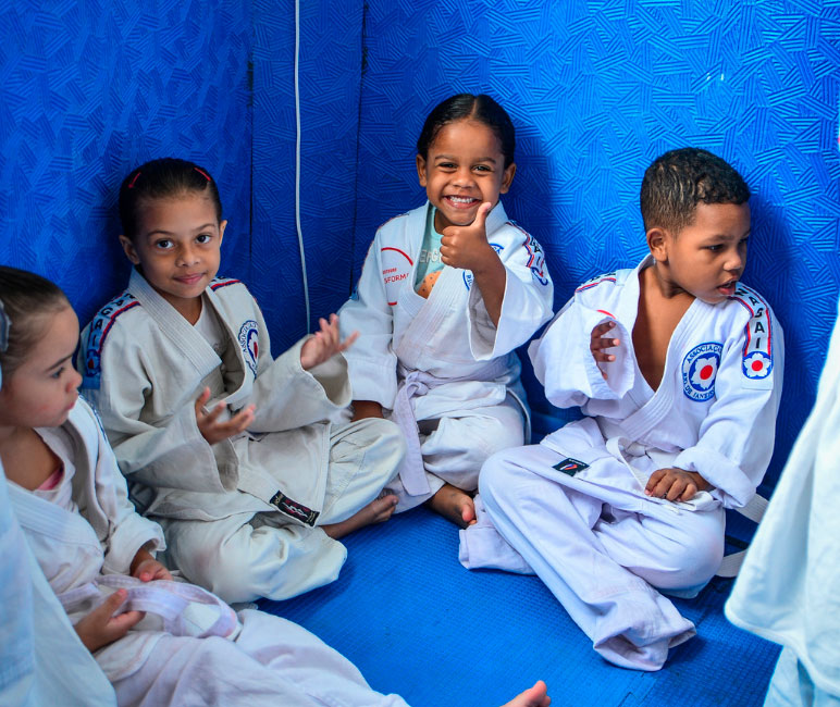 Crianças da Associação Nagai